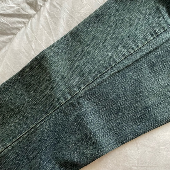 Like new boot cut jeans- size 8 average - Picture 14 of 14